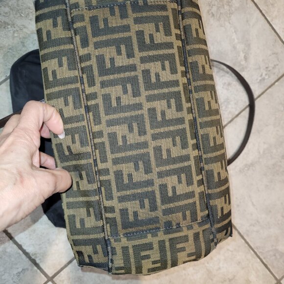 FENDI Zucca Large 3-Section Tote/Handbag - Picture 14 of 17